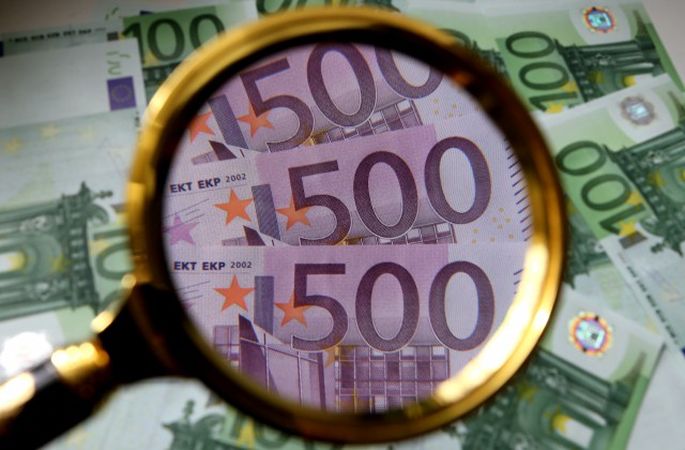 В следующем году Латвия планирует занять около 3 млрд евро