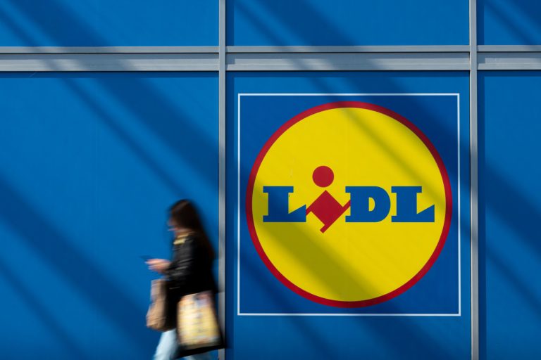 Lidl поднял в Латвии зарплаты сотрудникам на 2.5 миллиона