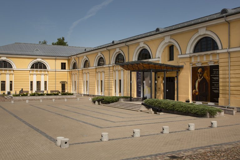 В начале декабря в музее Ротко пройдет мастер-класс по украшению елок для детей и совместному украшению елок