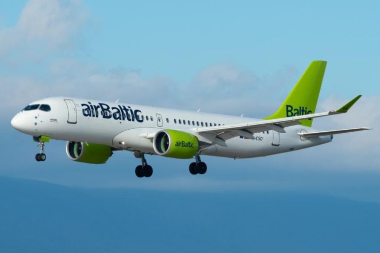 airBaltic приглашает «раскрасить» Airbus A220-300