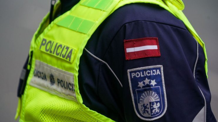 В Риге задержан арендованный автомобиль с сильно пьяной женщиной за рулем