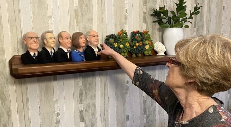 Шерстяные президенты: жительница Эстонии сваляла кукольные версии всех глав страны