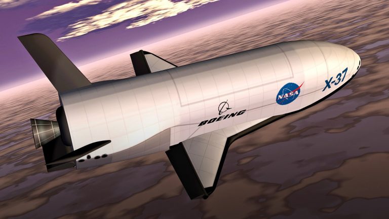 SpaceX готовится к запуску орбитального самолета-робота X-37B — уже седьмому