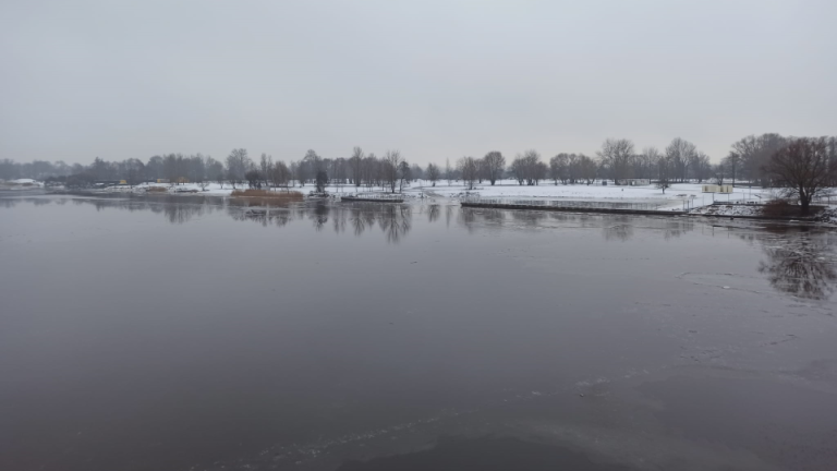 Уровень воды в реках Латвии продолжает расти