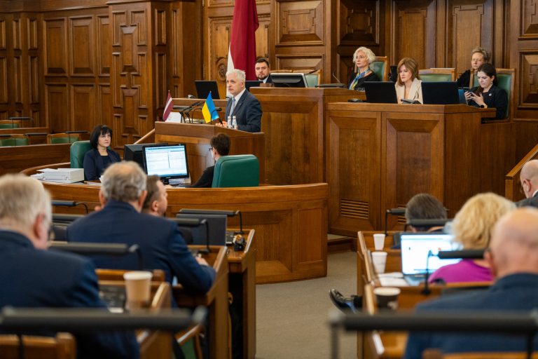 Замораживание зарплат депутатов Рижской думы сэкономит 103 000 евро