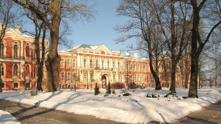 Возгорание в Елгавском дворце: из здания эвакуированы люди