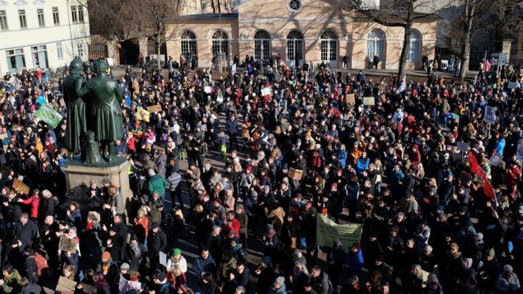 В Германии снова прошли массовые антиправительственные протесты