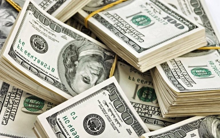 Госдолг США установил рекорд на 5 лет раньше, чем ожидалось. Чем это грозит