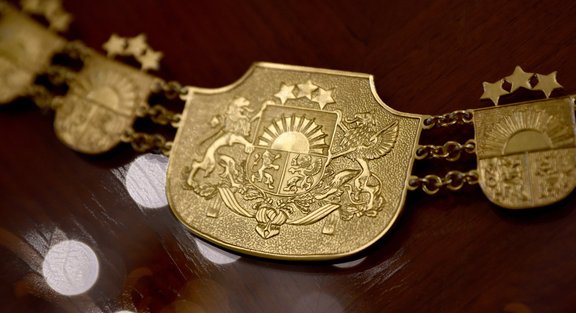 Суд Сатверсме приступил к рассморению дела о ВНЖ для граждан России