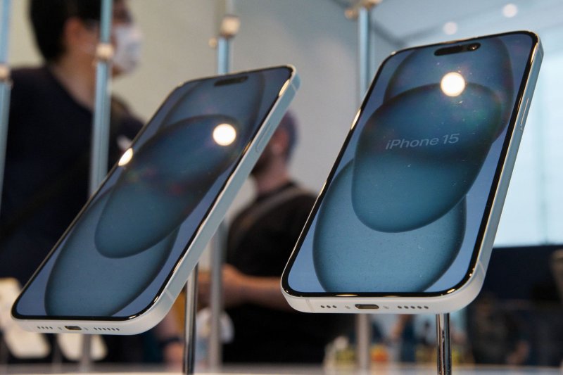 Apple предупреждает клиентов не класть мокрые iPhone в рис