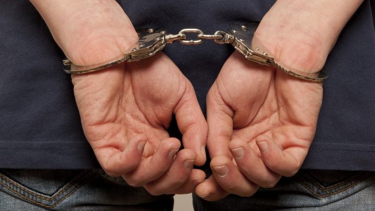 Задержан мужчина по подозрению в сексуальных действиях с несовершеннолетней