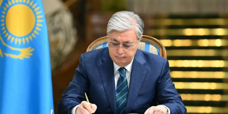 Президент Казахстана отправил правительство в отставку
