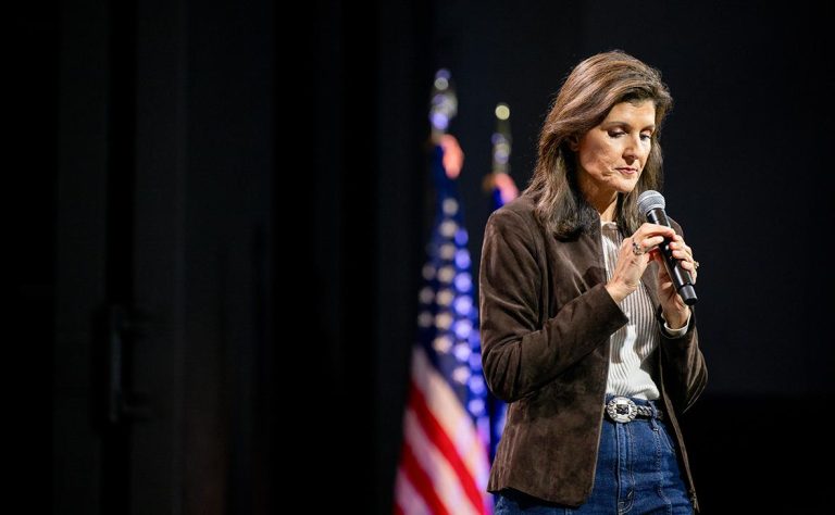 Последняя соперница Трампа попросила защиты спецслужб США