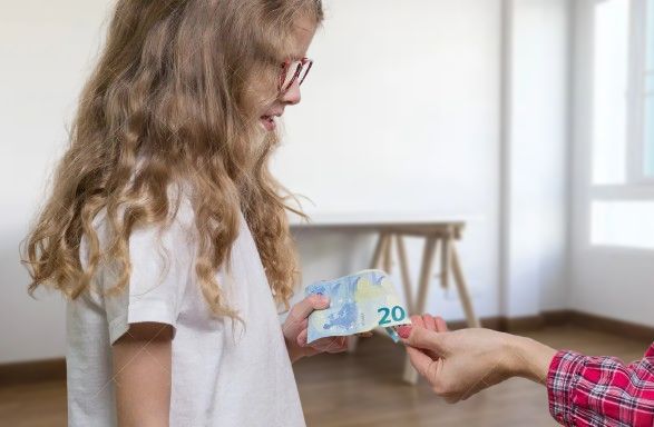 Более трети родителей готовы вознаграждать своих детей материально за хорошие результаты, свидетельствуют результаты опроса