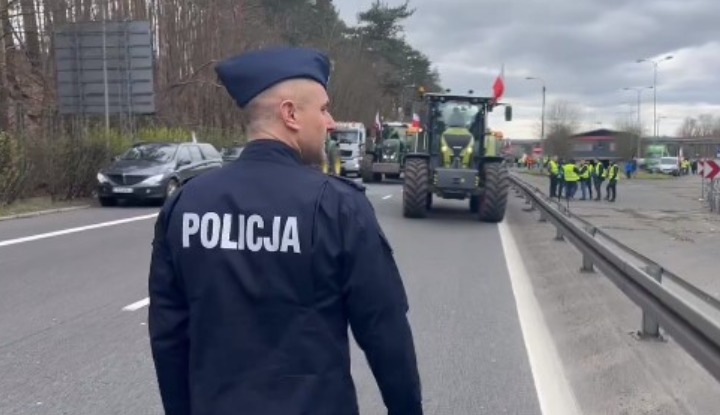 Польские фермеры блокируют границу с Германией, испанские протестуют в Мадриде