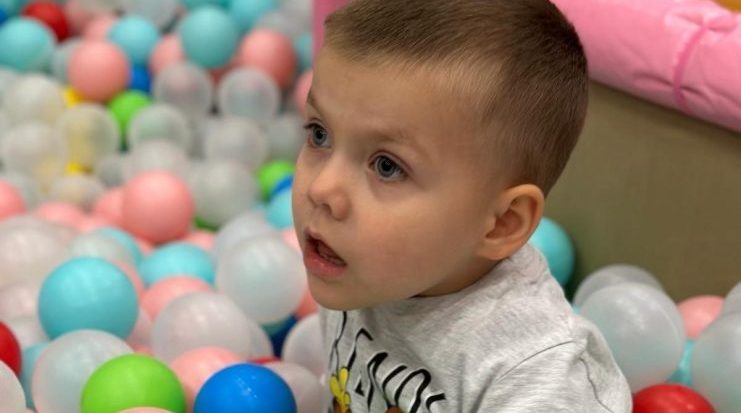«Зеленая лампа»: для 4-летнего Дамира собрана практически вся нужная сумма