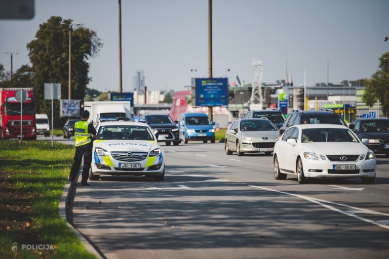 Вчера в ДТП пострадали шесть человек, задержаны 8 нетрезвых водителей
