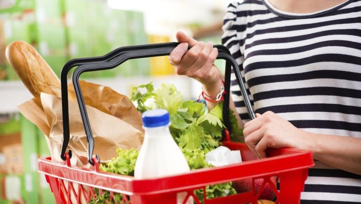 Газета: продукты питания стали менее доступны