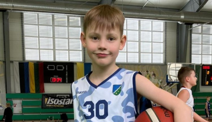 9-летнего Рудольфа сбила машина. Несмотря на тяжелые травмы, мальчик выжил, нужна помощь на лечение
