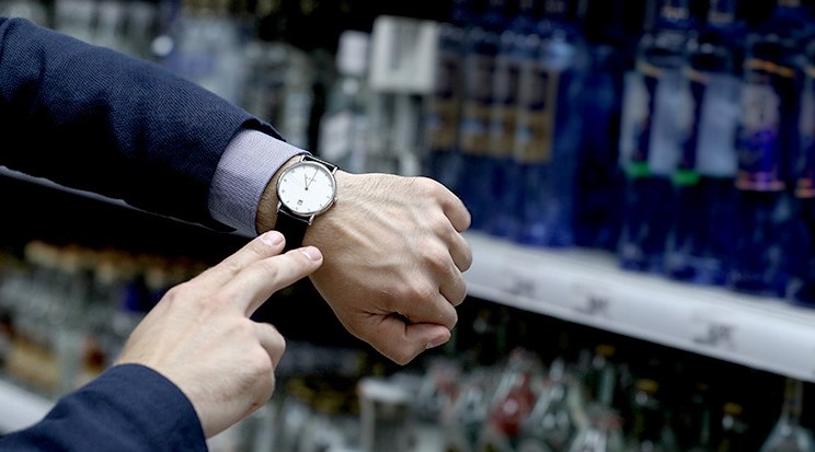 Продажа алкоголя: только до 20 часов шесть дней в неделю и до 18 часов по воскресеньям
