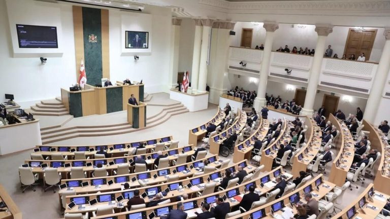 Парламент Грузии принял закон об «иноагентах» — официально