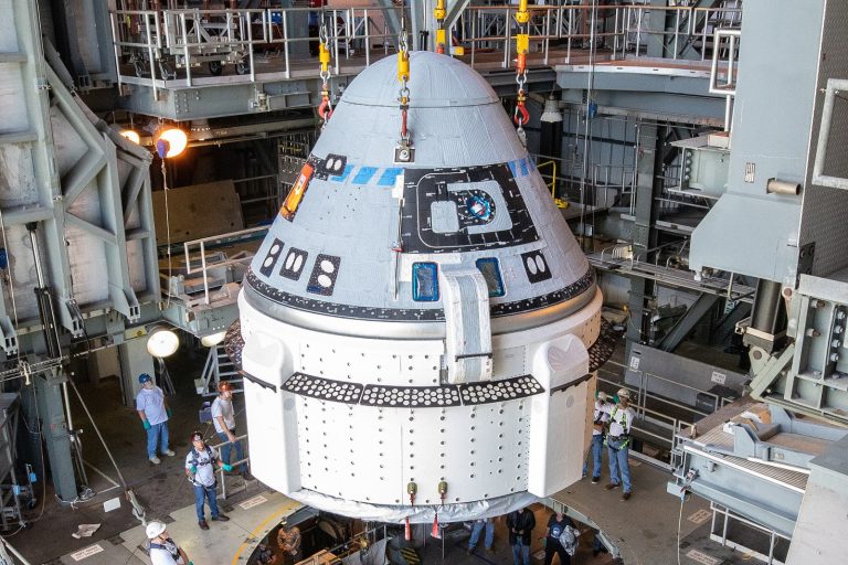 Из-за утечки гелия снова отложен дебютный запуск экипажа Boeing Starliner