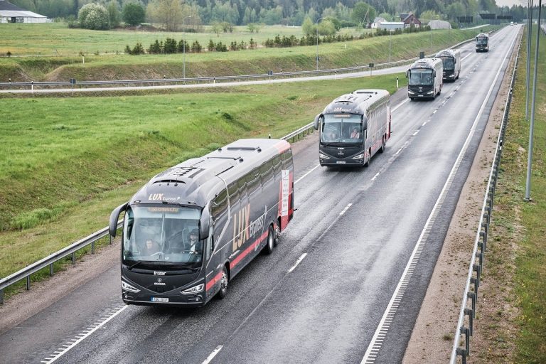 «Lux Express» увеличивает количество рейсов из Риги в Таллинн и Вильнюс