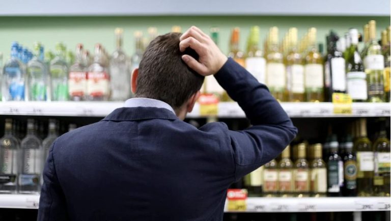 Ограничения времени продажи алкоголя: Сейм поддержал поправки