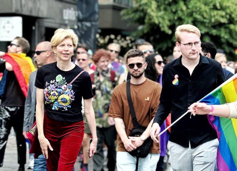 «Пока мы все не будем равны»: в центре Риги состоялось шествие Baltic Pride 2024 (ФОТО)