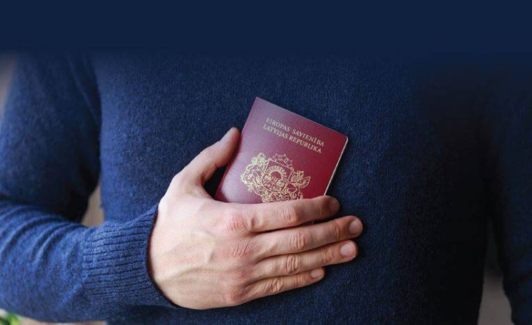 В Латвии на 33 гражданина станет больше