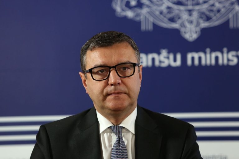 Рейрс обещает, что НДС повышен не будет, пока он занимает свой пост