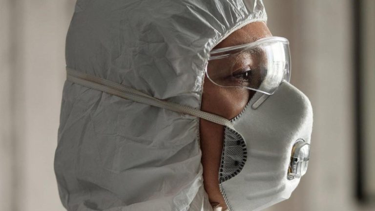 В Британии уничтожены закупленные в пандемию средства защиты от Covid-19 на почти 2 млрд долларов