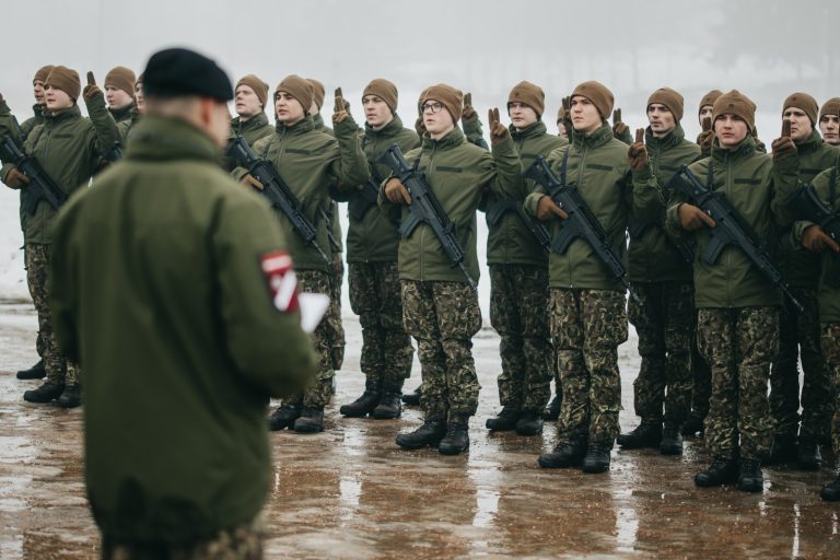 Латвийская молодежь игнорирует повестки СГО — рассматриваются более жесткие меры