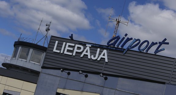 airBaltic запускает временные рейсы в Лиепаю