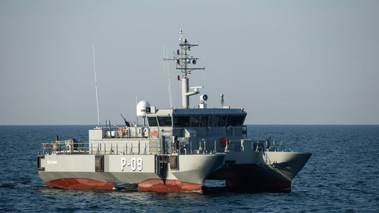 Военно-морские силы Эстонии и Латвии ищут двух пропавших в море мужчин