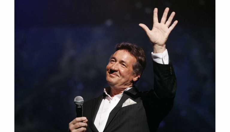 Умер легендарный французский шансонье Паскаль Данель