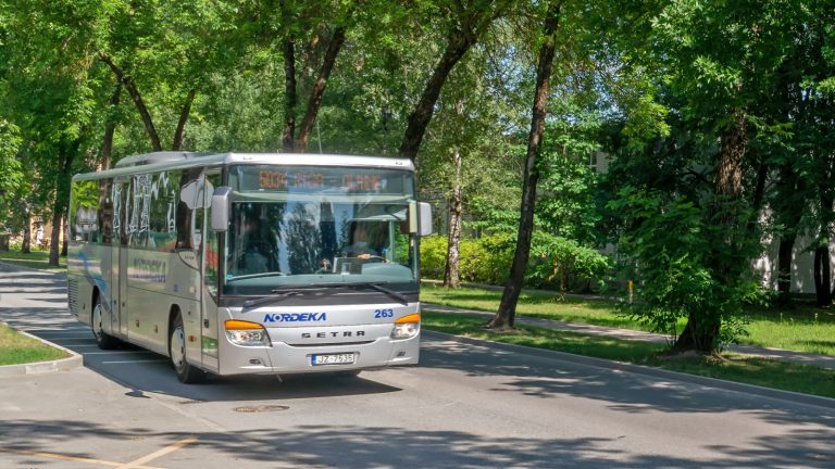 На железнодорожном участке Елгава — Олайне пассажиров будут перевозить автобусами