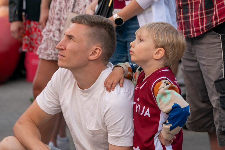 Всего лишь 28% жителей Латвии ожидают повышения зарплаты в ближайший год