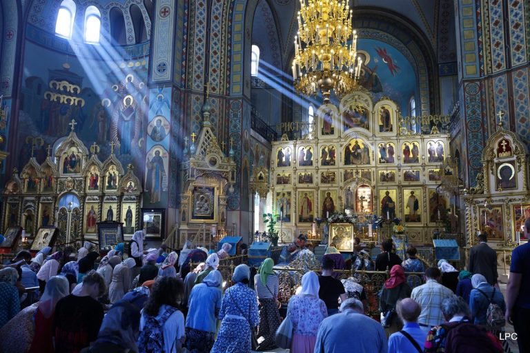 Православные Латвии отмечают день Тихвинской иконы Божьей Матери