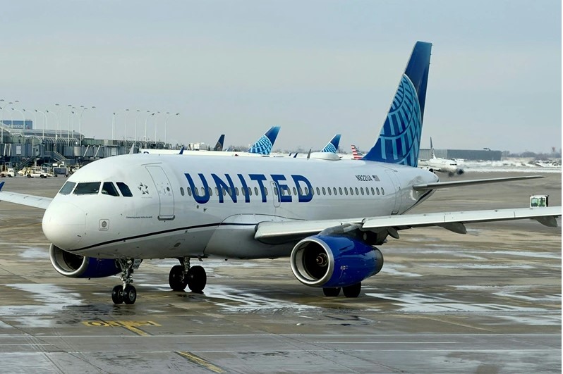 Новое ЧП с Boeing: при взлёте у самолёта отвалилось колесо