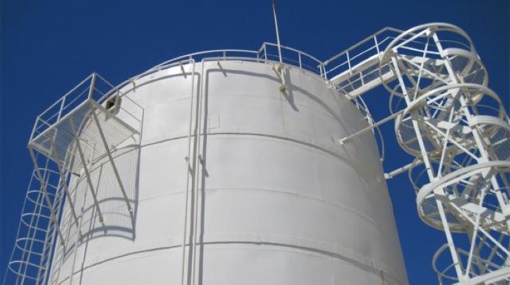 Приостановлено! На нефтебазе в Даугавпилсе нашли существенные нарушения