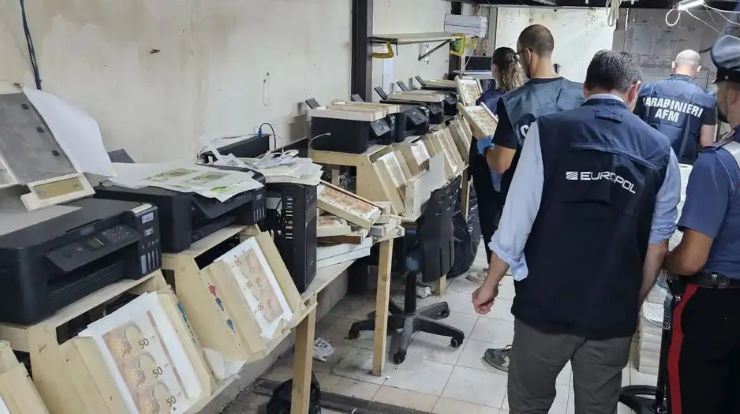 В ЕС арестован изготовитель фальшивых банкнот на 11 млн евро