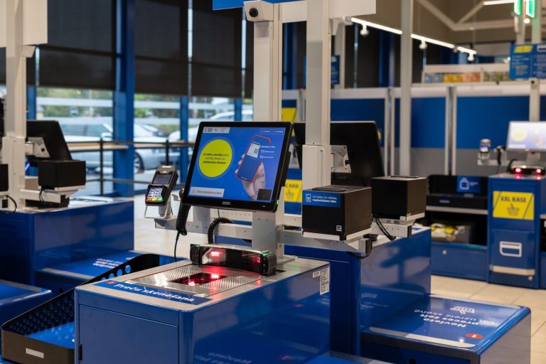 Во всех магазинах Lidl появятся кассы самообслуживания