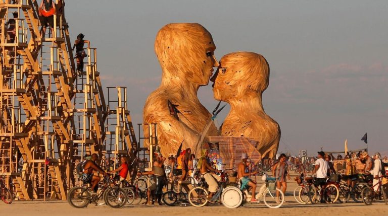В первый день фестиваля Burning Man погибла женщина