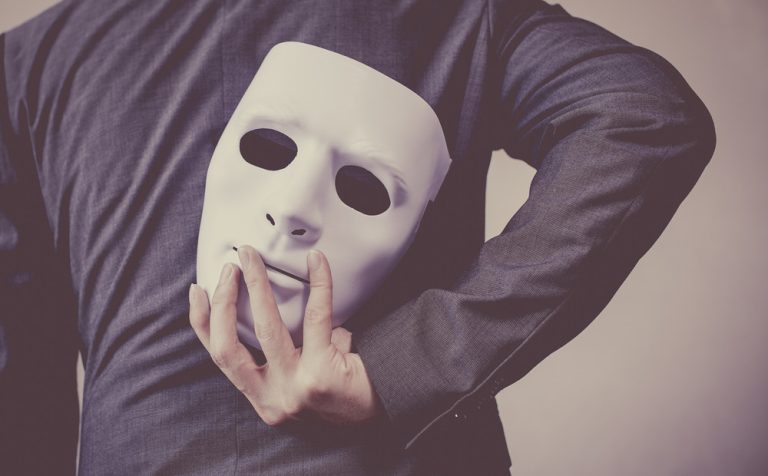 Как понять, что друзья вредят вам: ключевые симптомы токсичных отношений