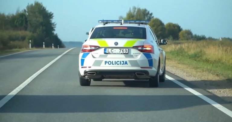 Штраф за нарушение правил дорожного движения теперь можно оплатить на месте банковской картой