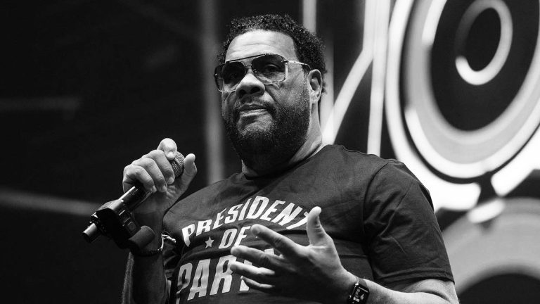 Американский рэпер Fatman Scoop потерял сознание на сцене и умер