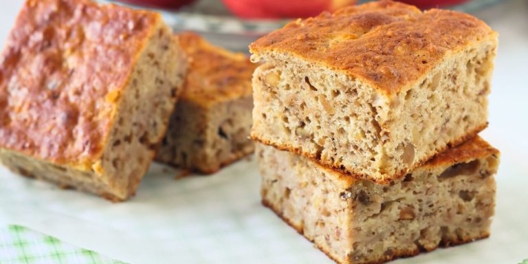 Рецепт сочного пирога с фруктами и корицей – наслаждение в каждом кусочке