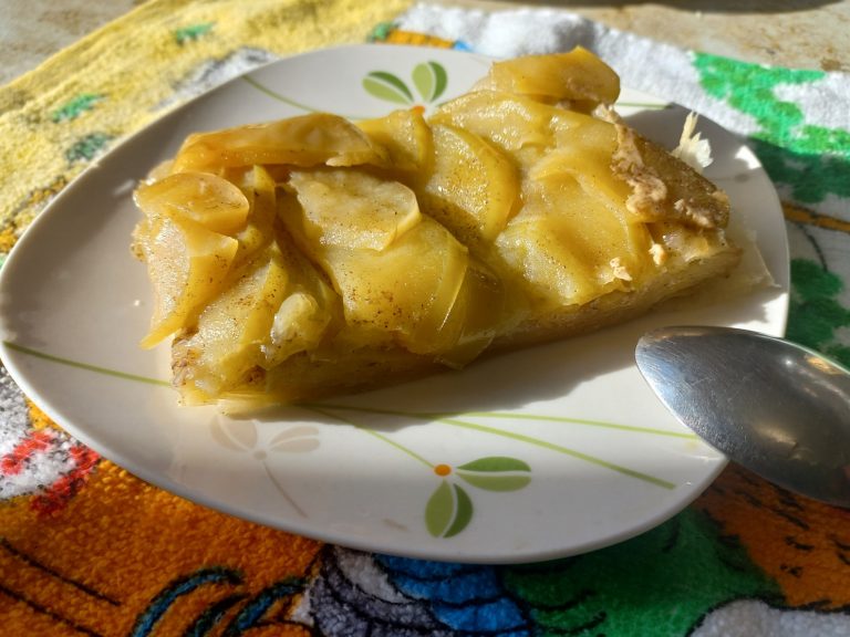 Вкуснейший яблочный пирог на слоёном тесте — рецепт «Перевёртыша» с апельсиновым соком