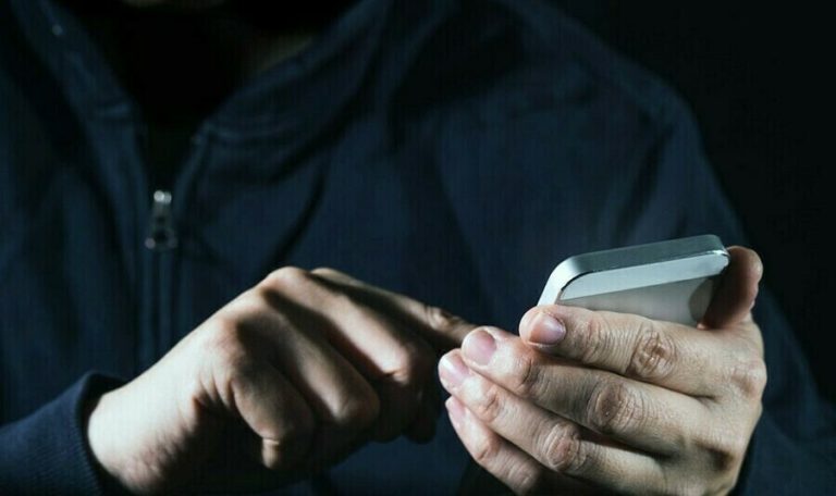 Tele2 предупреждает о мошенниках, которые выдают себя за сотрудников компании